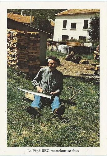 France, Belle Carte Postale Non Écrite, Publiée Par Le Musée De La Résistance Du Vercors, "Le Pépé Bec Martelant Sa Faux", Tbe