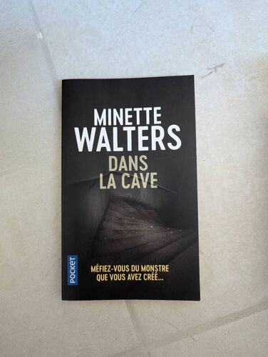 Dans La Cave Minette Walters