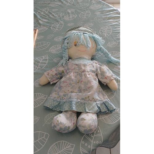 poupée de chiffon tresse bleu avec frange