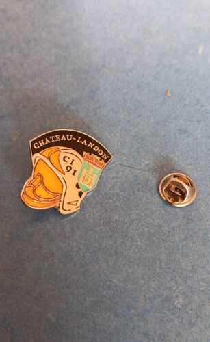 Pin's Château Landon Pompiers Ref 347b