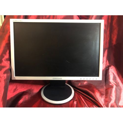 SAMSUNG SyncMaster 940BW 1440 x 900 TFT TN ¿ 4 ms DVI-D ¿ VGA
