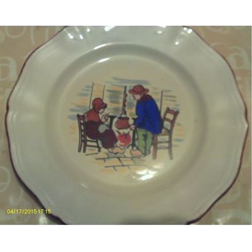 Vintage - Assiette Décorative - Couple De Paysans Au Coin Du Feu - En Porcelaine