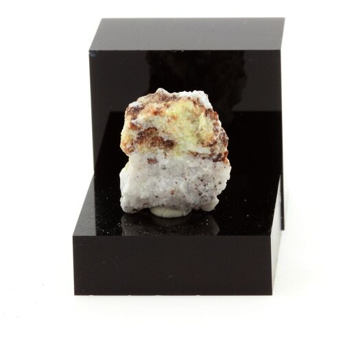 Tochilinite. 13.4 Ct. Wakefield, Québec, Canada.