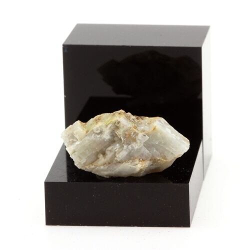 Calcite. 16.9 Ct. Ottawa, Ontario, Canada.