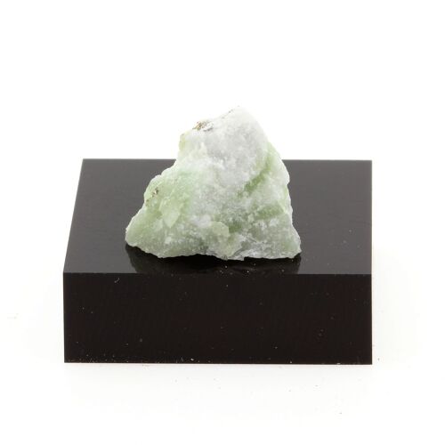 Sjögrenite. 11.7 Ct. Estrie, Québec, Canada.