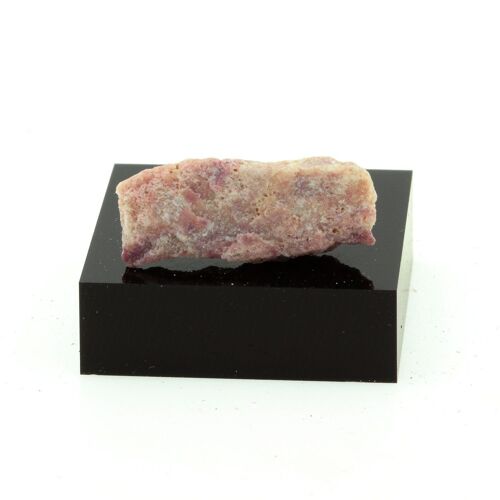 Manganoan Vesuvianite. 13.6 Ct. Estrie, Québec, Canada.