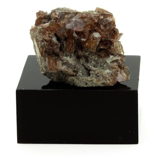 Axinite. 107.3 Cts. La Balme D'auris, Bourg D'oisans, Isère, France. Rare.