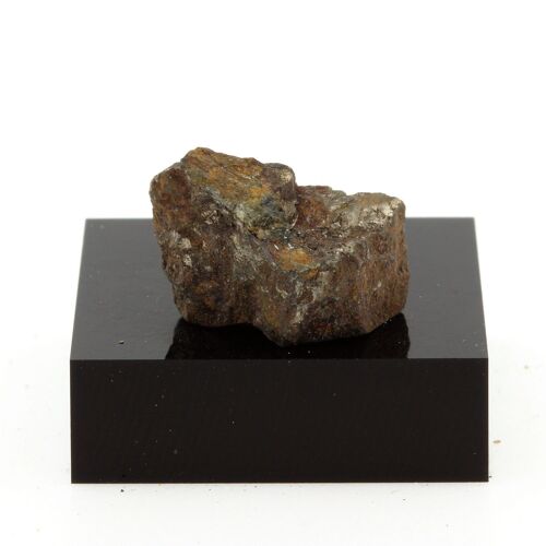 Tennantite. 24.1 Ct. Montauban, Québec, Canada.