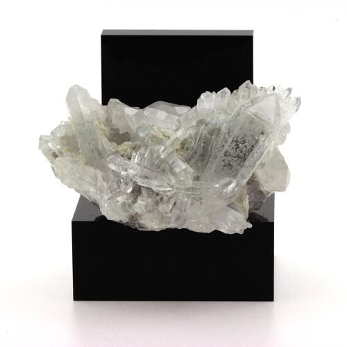 Quartz .486.6 Cts. Massif Des Grandes Rousses , France.