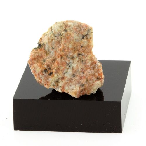 Microdiorite. 27.2 Ct. Grenville, Québec, Canada.