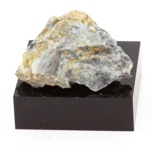 Siderite. 41.5 Ct. Mont Saint-Hilaire, Québec, Canada.