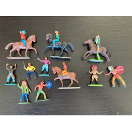 Lot 8 cowboys et Indiens STARLUX et 3 autres figurines (2 Mexicains et 1 Indien)