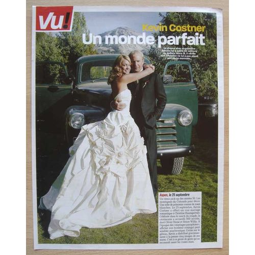Voici N°882, Coupure De Presse: Kevin Costner, Christine Baumgartner