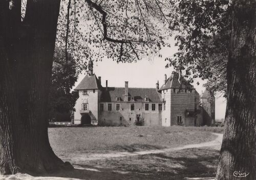 Epoisses (Côte-D'or) Le Château - Vue De L'entrée
