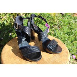 Escarpin Andre En Cuir Noir, À C Brides Croisèes. Pointure:37.