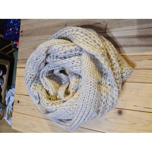 Grand Snood Acrylique Écharpe Beige  Chaud Et Léger