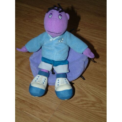 Figurine En Tissu Sur Son Coussin