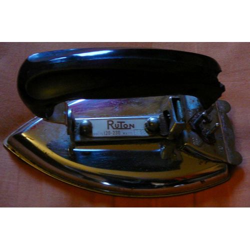 Fer a Repasser années 80 marque  RUTON