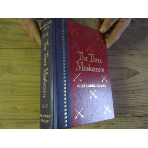 Alexandre Dumas The Three Musketeers Reader S 1999 Trois Mousquetaires En Anglais Belles Illustrations