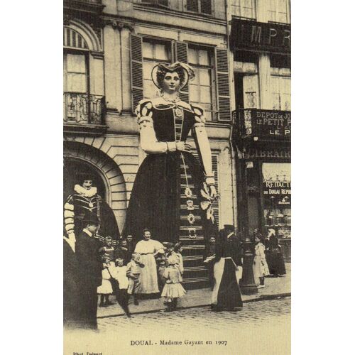 Carte Postale Xx Eme Siecle - Theme Carnavals - Geants - Douai Nord -Madame Gayant En 1907