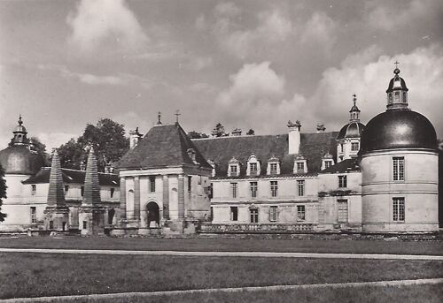 10 Vues Du Château De Tanlay (Yonne) En Noir Et Blanc