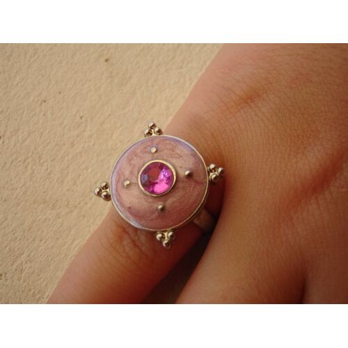 Bague Ronde Rose Sur Tour De Doigt Argenté