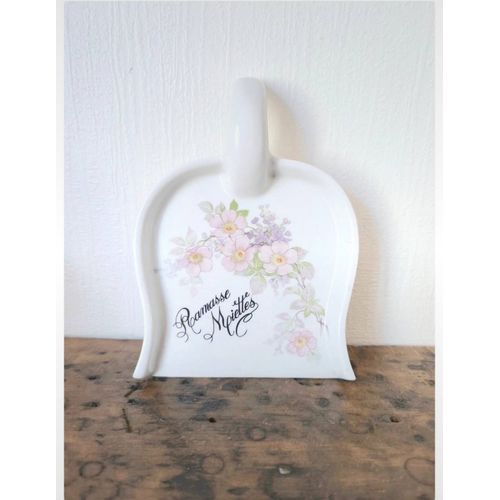 Décoration murale kitch vintage porcelaine du berry