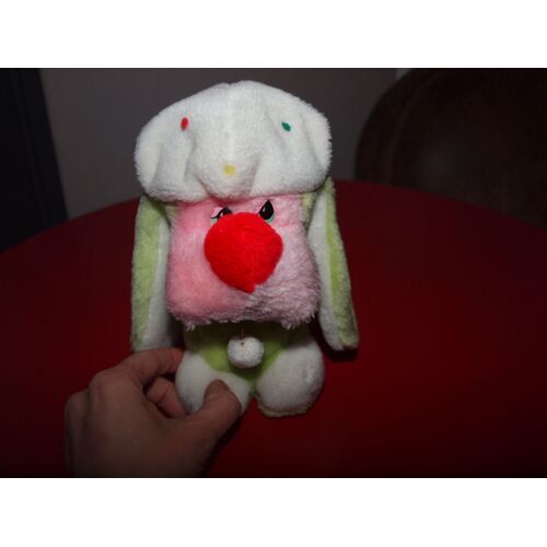 Peluche Chien Vert Avec Chapeau