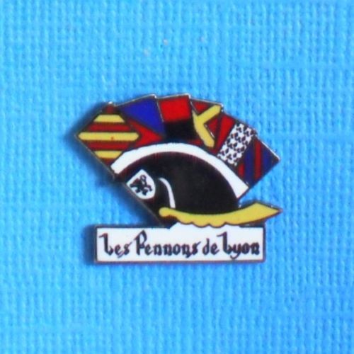 16487 // 1 Pin's : Les Pennons De Lyon Moyen Âge Organisation Civile