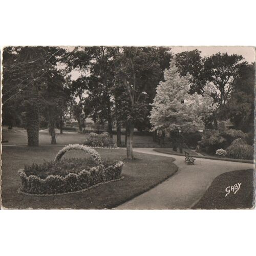 Poitiers - Jardin Des Plantes 1950