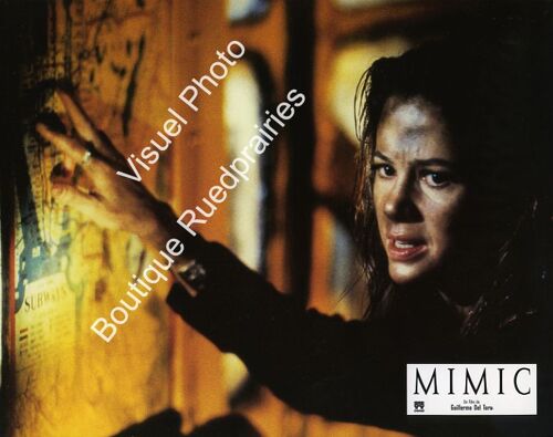Mimic : Jeu De Photos D'exploitation Cinématographique - Format 21,5x27,5 Cm - De Guillermo Del Toro Avec Mira Sorvino, Jeremy Northam, Giancarlo Giannini, Josh Brolin - 1997