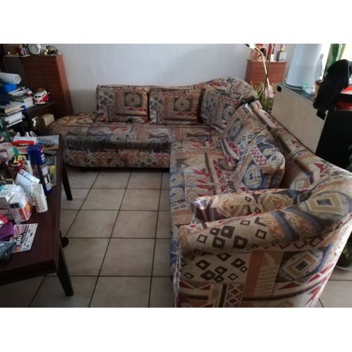 Vend Canapé D Angle, Style Méridienne De 2m Sur 2m50 Plus Fzuteuil