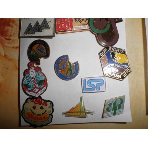 Lot De 11 Pin S Musees Ecole Et Divers