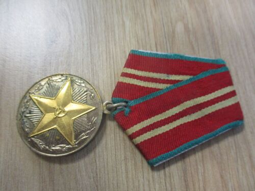 15 Ans De Services Irréprochables