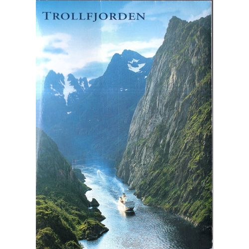 Carte Postale De Norvège : Bateau De Croisière Dans Le Trollfjord