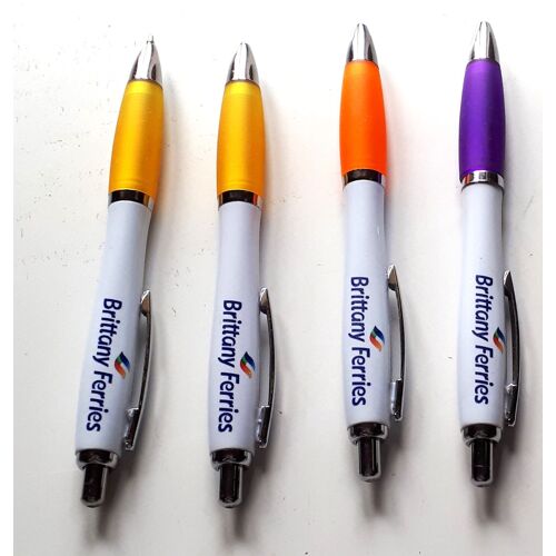 Quatre Stylos À Bille Publicitaires Brittany Ferries-Gros Corps Plastique Jaune-Blanc (2 Écriture Noire) + Orange-Blanc (1 Écriture Noire) + Violet-Blanc (1 Sans Recharge) -Garnitures Métal Argenté