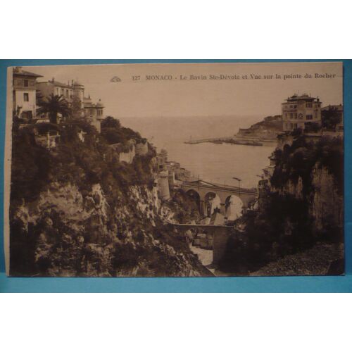Monaco : Le Ravin Ste-Dévote Et Vue Sur La Pointe Du Rocher