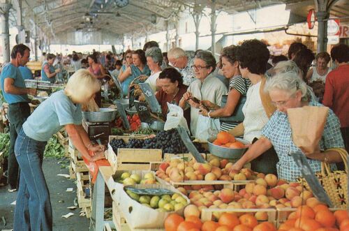 Carte Postale Annee 1987 - Antibes - Cours Massena - Le Marche - Ecrite Et Timbree - Avec Flamme De La Ville D'antibes - Ses Fleurs - Ses Musees