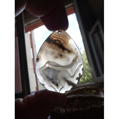 Pendentif Larme En Agate Transparente - 5 Cm. Magnifiques Couleurs Et Superbe Transparence À La Lumière. Lot 2080