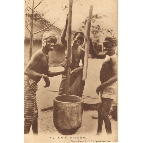 Cpa Aof Pileuses De Mil - Seins Nus