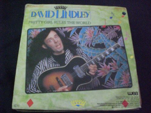 Pretty Girl Rules The World / Alien Invasion