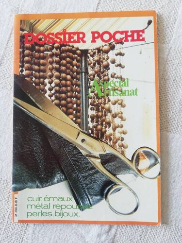 Dossier Poche Special Artisanat Cuir Émaux Métal Repoussé Perles Bijoux