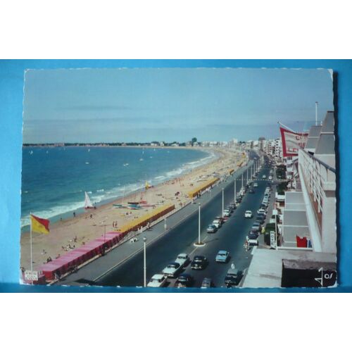 La  Baule  :  Le  Remblai  Et  La Plage