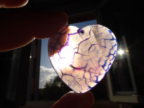 Pendentif Coeur En Agate, Bleu Et Violet - 4.5 Cm. Magnifiques Couleurs Avec Superbe Transparence À La Lumière. Lot 2040
