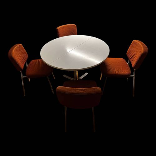 Table Vintage Extensible Relevable Avec Ses 4 Chaises Blanc