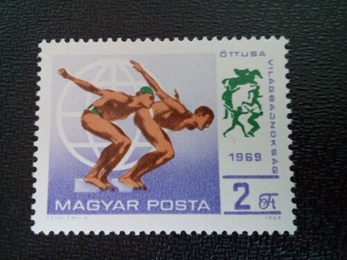 Timbre Hongrie Yt 2076 Championnats Du Monde De Pentathlon Nageurs Au Départ 1969 ( 11004 )