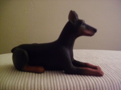 Figurine Chien Dobermann