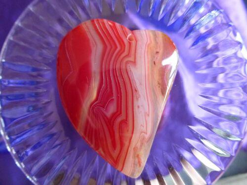 Pendentif Coeur En Agate Orange - 4.9 Cm. Magnifique Transparence À La Lumière. Lot 1987