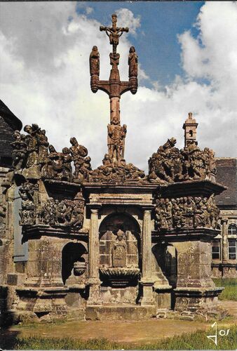La Bretagne En Couleurs Mx 2321 Guimiliau Le Grand Calvaire Façade Principale La Crucifixion Et La Résurrection