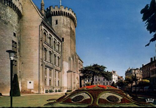 Carte Postale D' Angoulème (Charente) Les Jardins De L' Hôtel De Ville (Réf.1553)